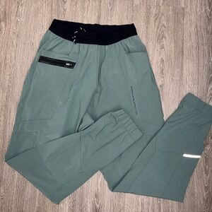 Alphalete studio pants - Sage green